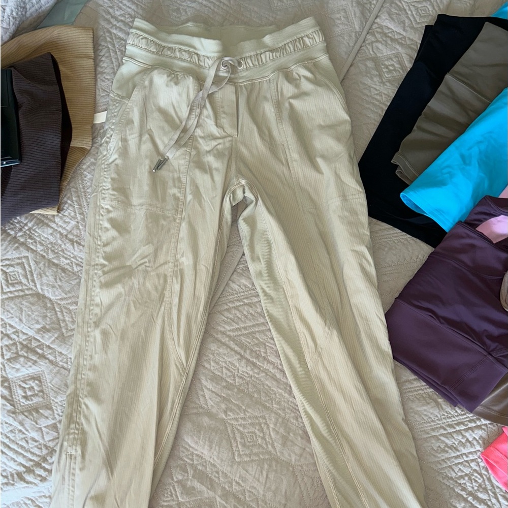 Lululemon Dance Studio Mid-Rise Cropped Pant in Mojave tan size 4